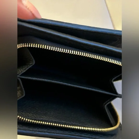 Brand New- Louis Vuitton Cléa Wallet - Full Set - Picture 9 of 11